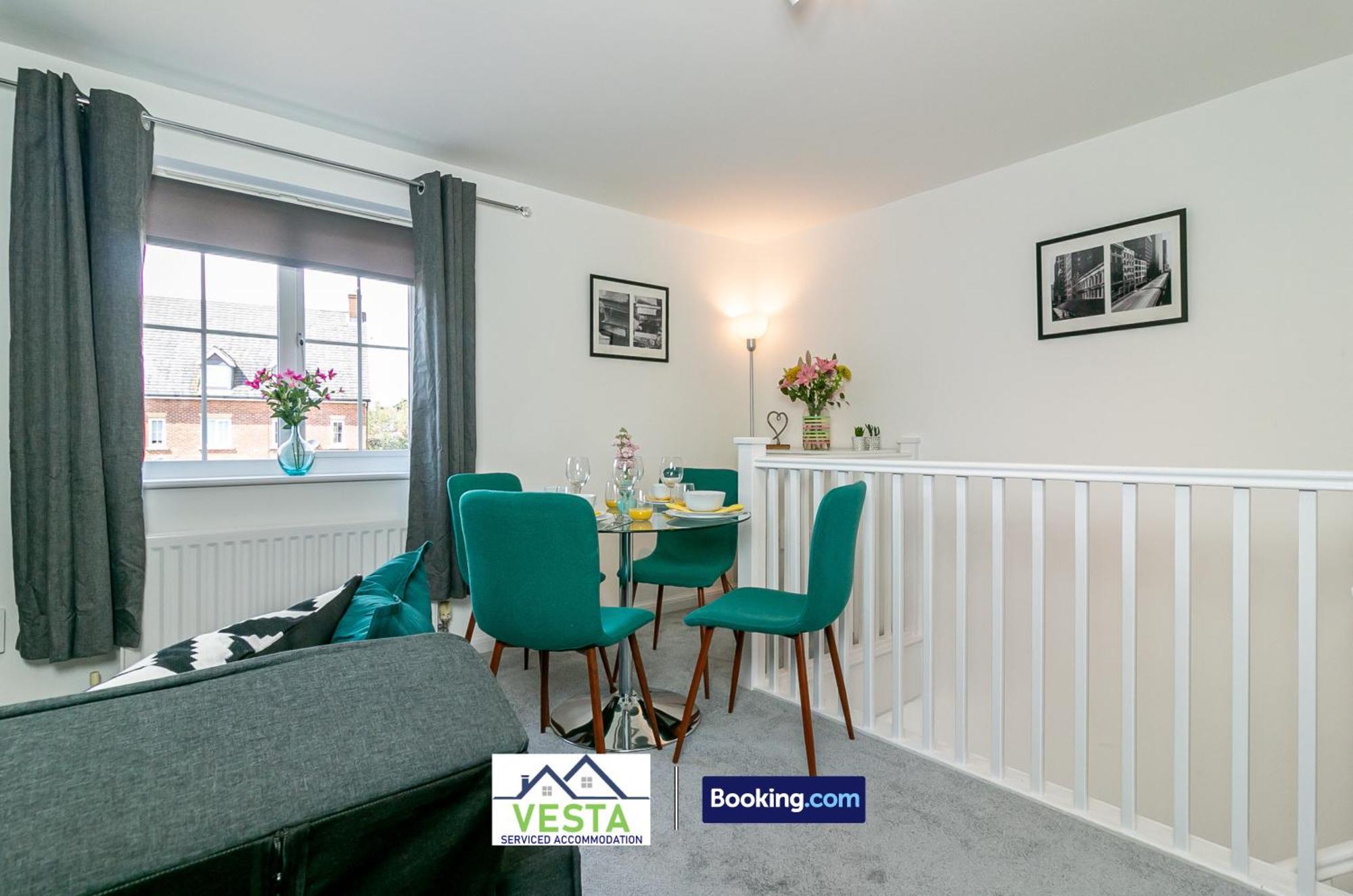 Three Bedroom Apartment By Vesta Serviced Accommodation & Short Lets Hatfield With Free Parking エクステリア 写真